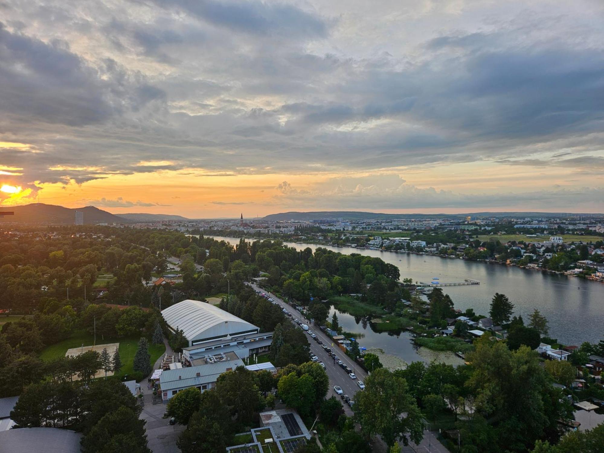 Yuki'S Place - Un-Vic, Danube Beach And Subway Near To Downtown Wien Exterior foto